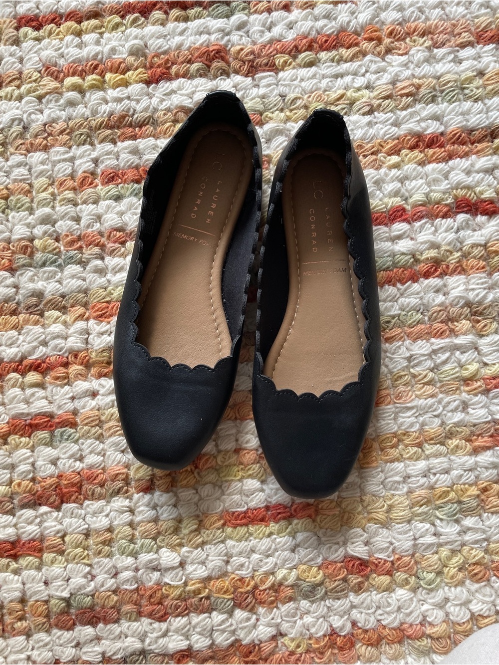 Black Scalloped Ballet Flats
